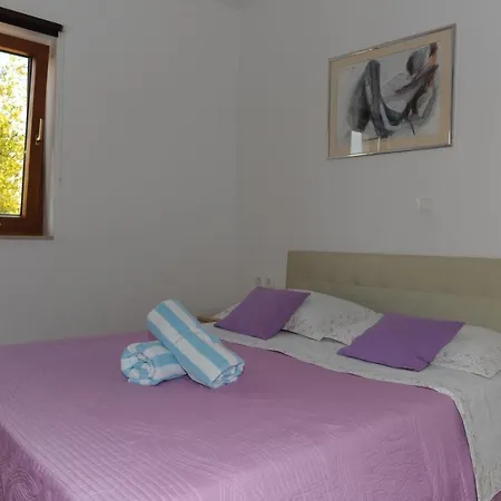 With A Parking Space - 14666 Daire Split