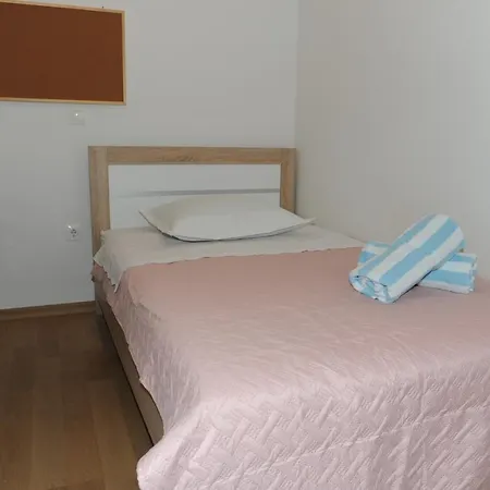 With A Parking Space - 14666 Daire Split