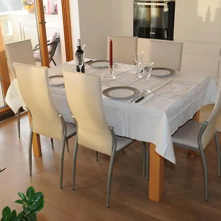 With A Parking Space - 14666 Daire Split